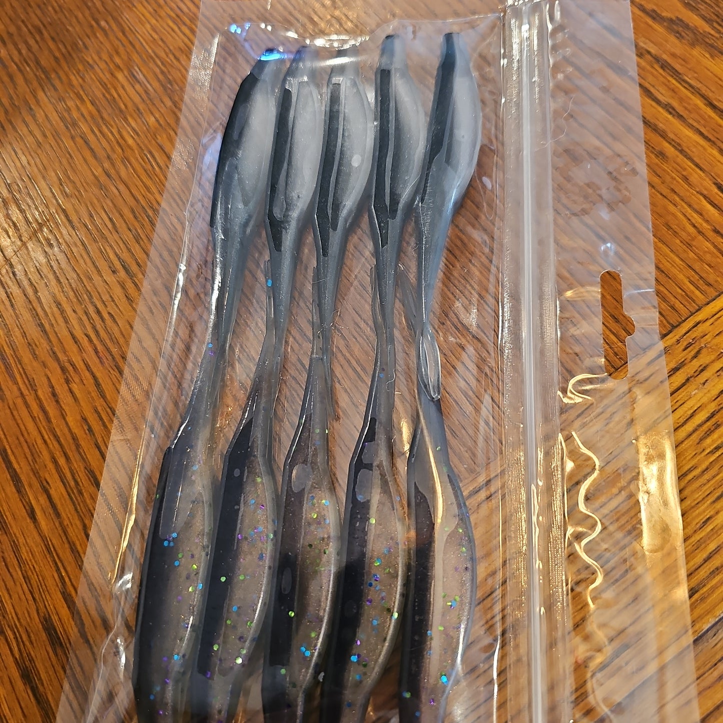 5" weightless flukes